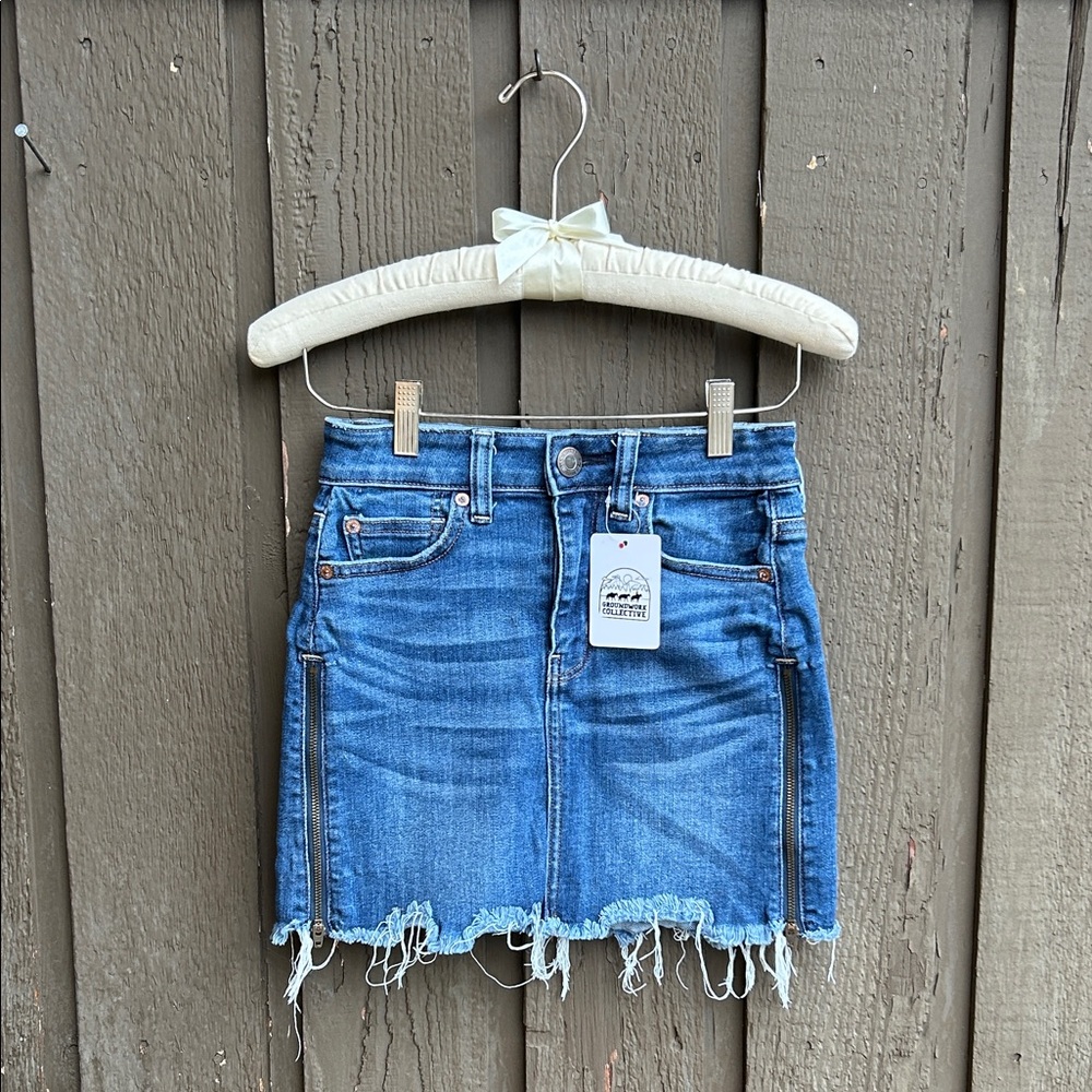 American Eagle Outfitters: Blue Denim Pencil Skirt w/zippers